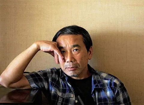 村上春树十部作品名言，是他人生写照，句句深刻，默默收藏